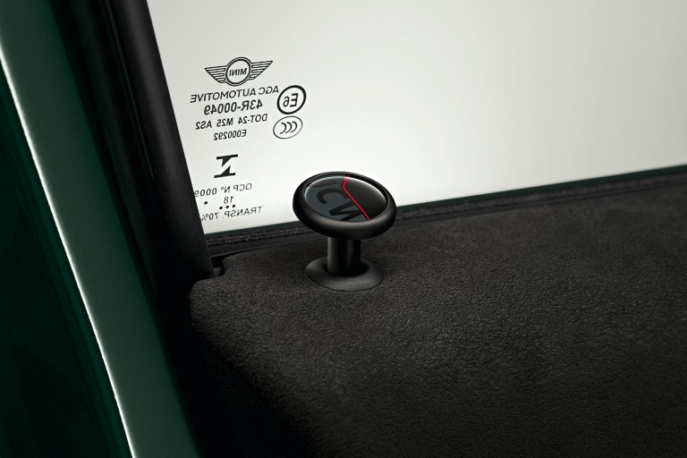 MINI John Cooper Works – door lock pin