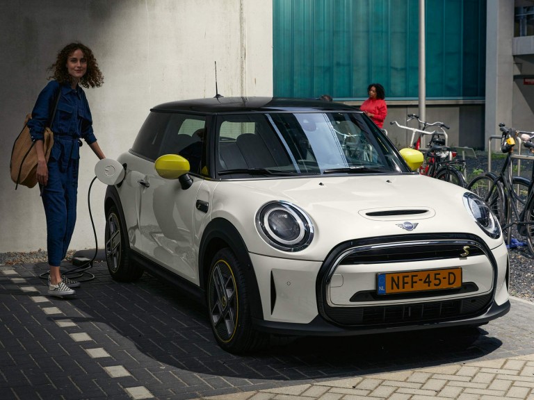 Mini emobility – charging - all electric mini teaser