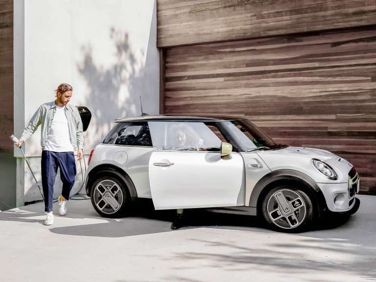 Mini e-mobility – easy charging at home