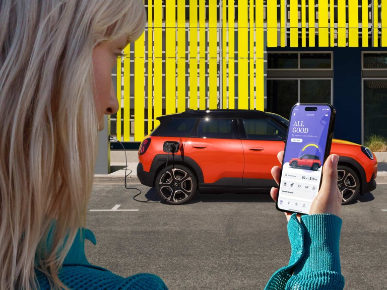 All-Electric MINI Aceman - charging - power of MINI App