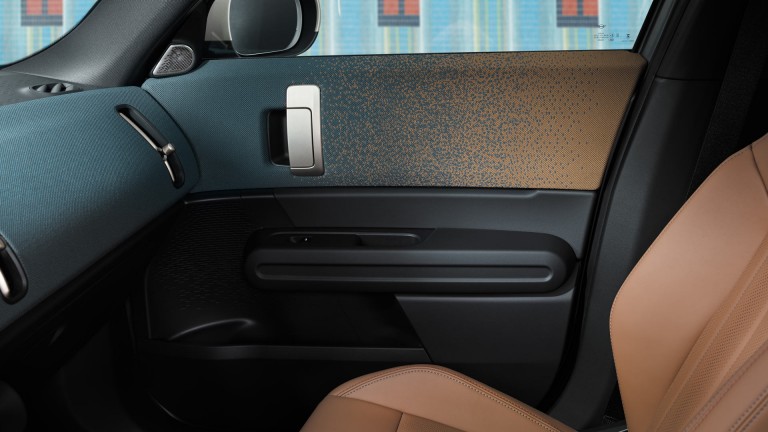 MINI all-electric Countryman - interior - materials